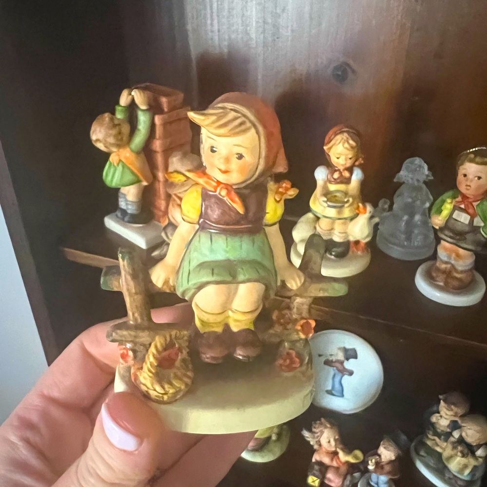 hummel figurine